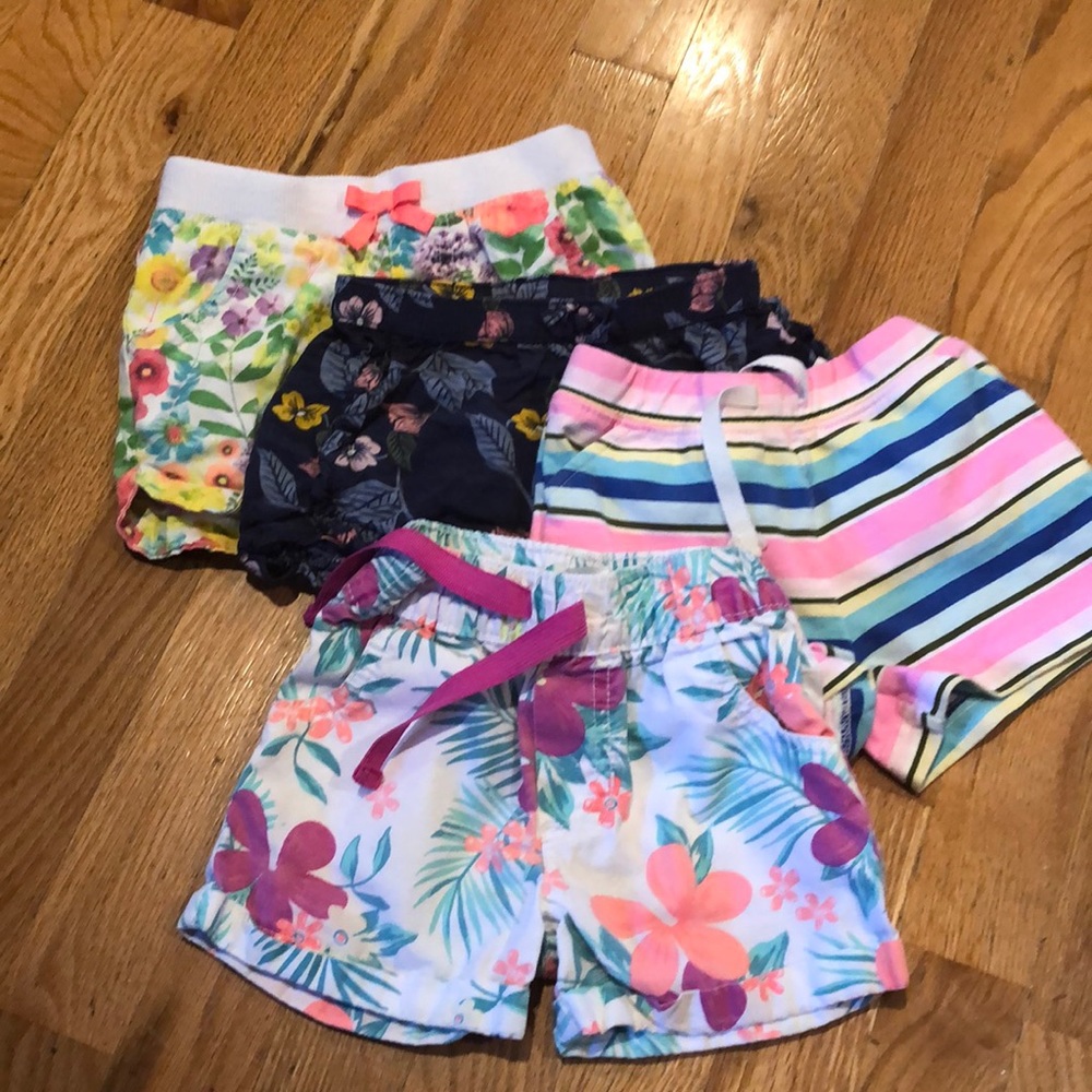 SOLD!!  Lot of 4 2T girls shorts mostly Carter’s